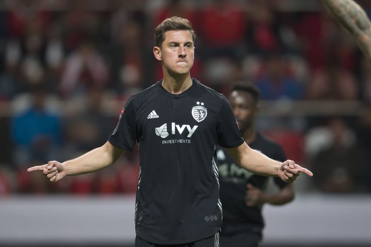 El propio delantero húngaro fue el encargado de cobrar desde los doce pasos para ampliar aún más la diferencia en el global.