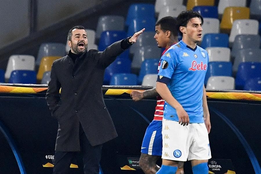 Napoli pierde ante Granada y queda fuera de la UEFA Europa League. El partido terminó con un marcador global 2-3 a favor de los rojiblancos. Zielinzki y Rui Peña anotaron para los de Gattuso, pero el tanto de Montoro sentenció la tarde para los 'gli azzurri'; Hirving Lozano no tuvo participación por lesión.