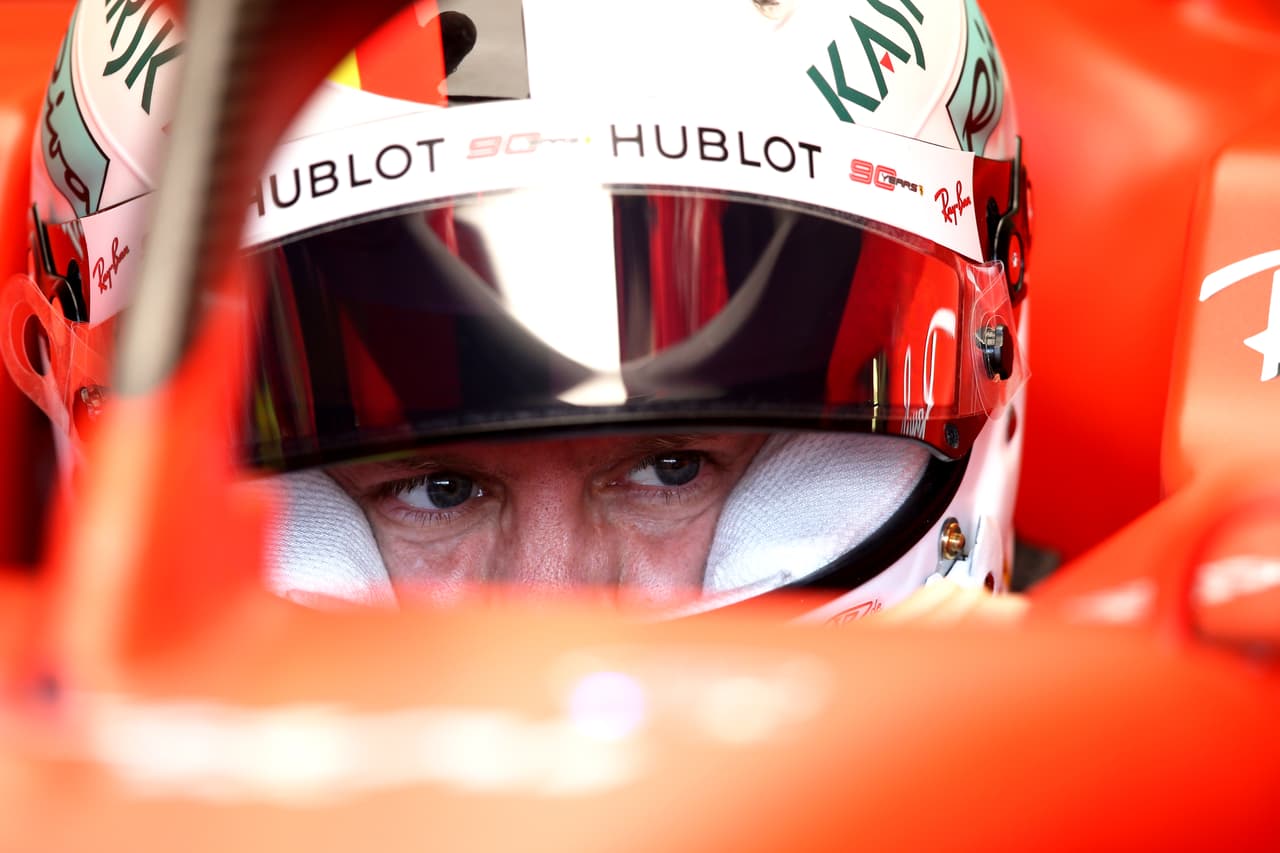 En el inicio de la acción Lewis Hamilton, Valterri Bottas y Sebastian Vettel ocuparon los tres primeros lugares, así como en la segunda sesión pero con distint orden: Vettel, Hamilton, Bottas. Por su parte, el mexicano Sergio Pérez fue octavo y noveno para ilusionarse con los puntos el domingo.