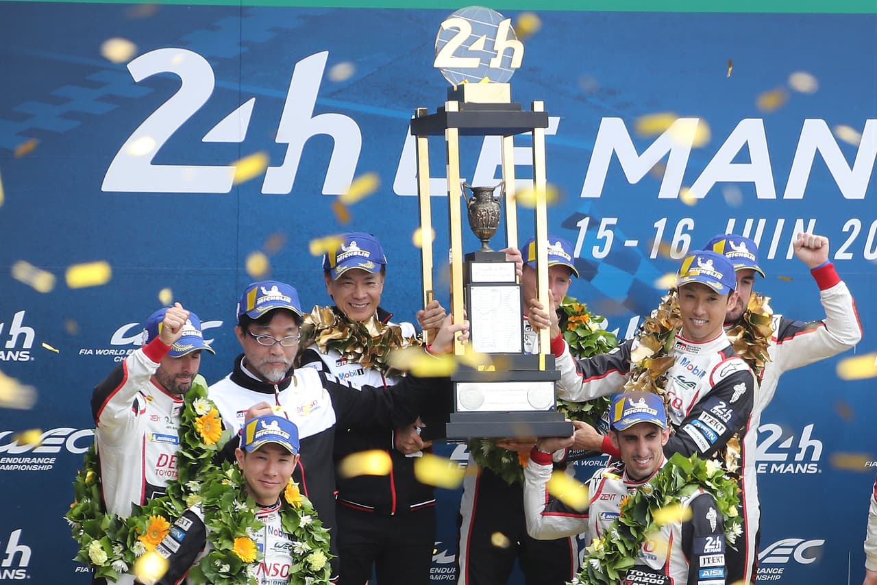 El español Fernando Alonso, que ganó de nuevo a bordo del Toyota TS050 Hybrid las 24 Horas de Le Mans, capturó en el circuito de La Sarthe el cuarto título mundial de su carrera deportiva.