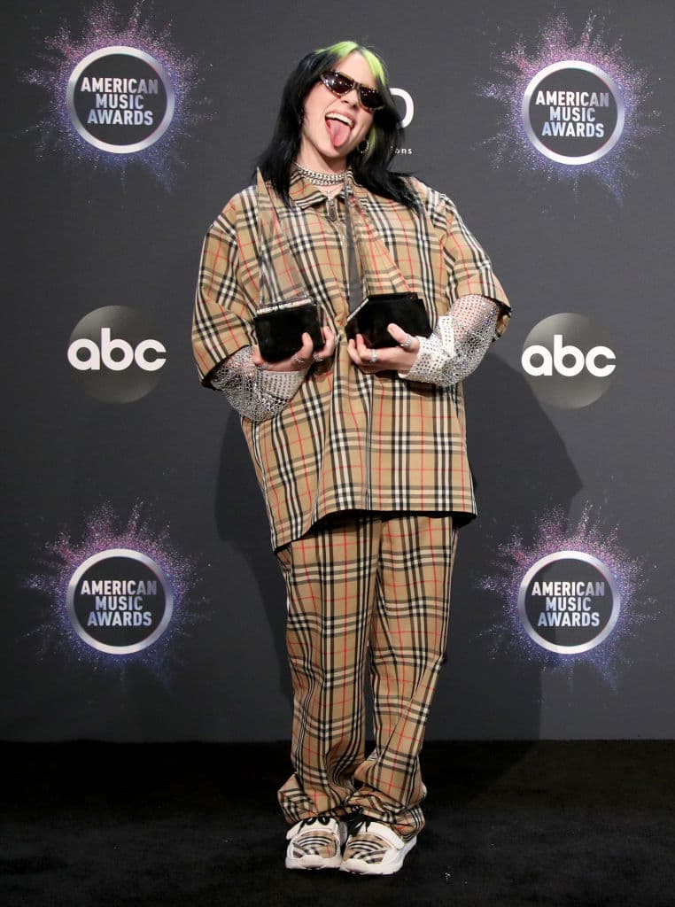 Recientemente, Billie Eilish confirmó que lanzará su segundo álbum ‘Happier Than Ever’.
<br>