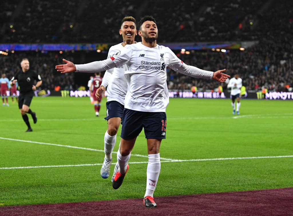 Con goles de Mohamed Salah y Oxlade-Chamberlain, Liverpool gana y llega a 70 puntos en la Premier League.