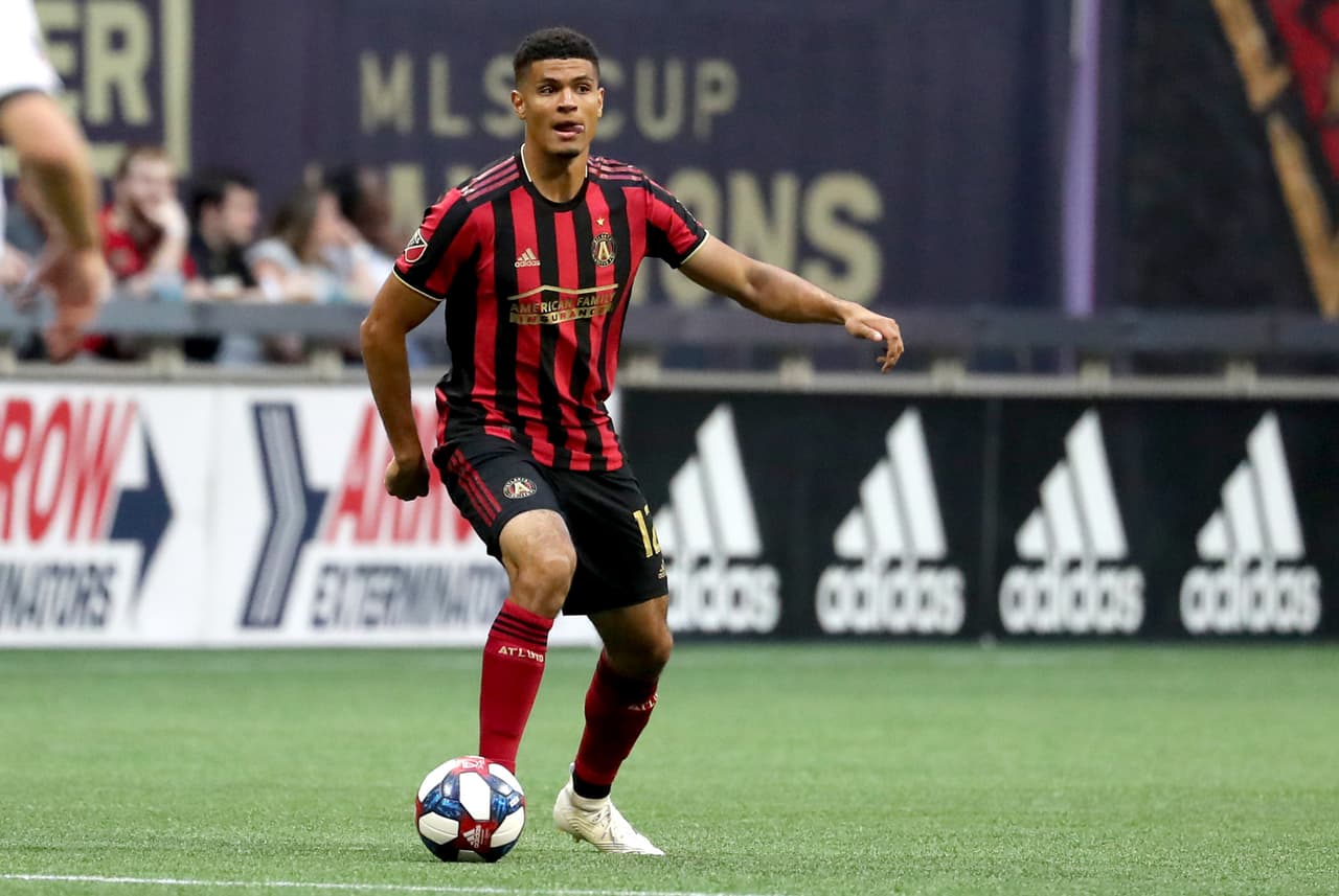 Joven y con proyección. Miles Robinson fue uno de los pilares de la defensa de Atlanta United, que superó 2-0 a Chicago Fire en Mercedes-Benz Stadium.
