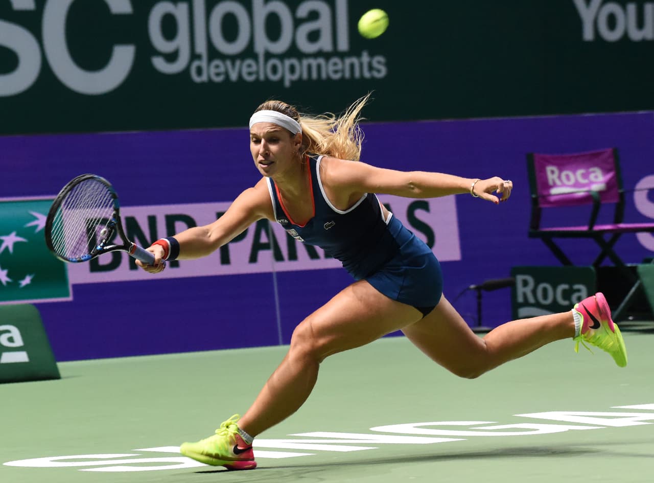 Dominika Cibulkova es una eslovaca de 27 años que se impuso ante la número uno del mundo, la alemana Angelique Kerber, en el Tour Championships, certamen que reunió a las 8 mejores jugadoras del año. Su triunfo la pone como firme competidora en el panorama para la temporada de 2017. Su talento, belleza y carisma darán de qué hablar.