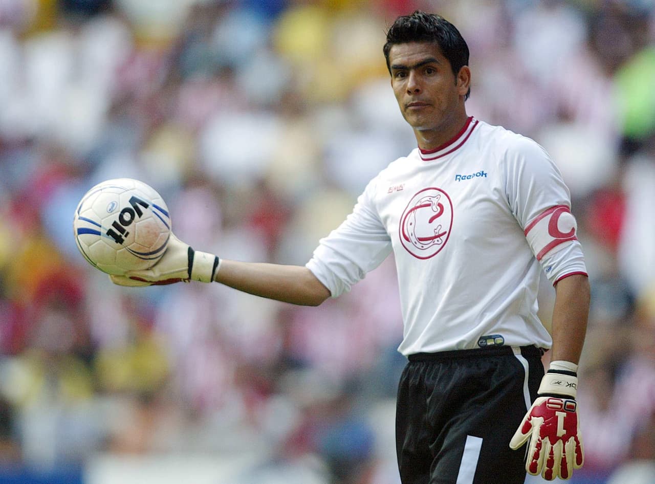 Oswaldo Sánchez tuvo evento de homenaje con Santos pero no recibió un partido de despedida con el club del que es ídolo: Chivas.