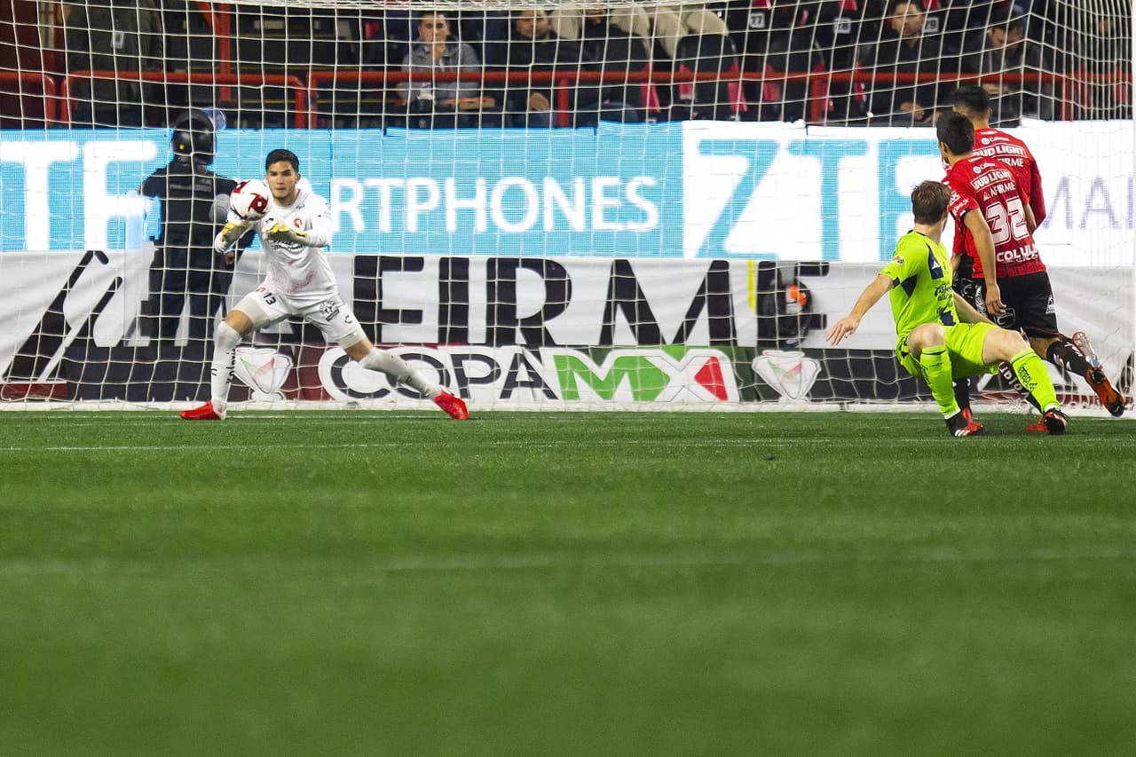 González Pírez (20’) abrió el marcador para los locales. Al 62’ Martín Rodríguez empató el marcador. Colula (78’) hizo el 2-1 y al 82’, Erick Torres puso el 3-1 final por la vía penal. La vuelta se jugará el 18 de febrero.