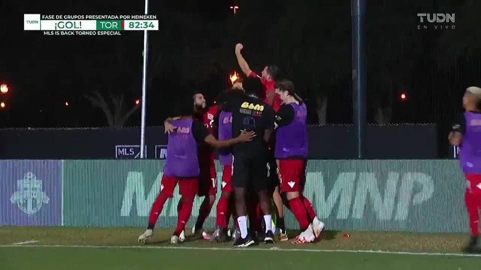 ¡GOOOL! Ayo Akinola anota para Toronto FC