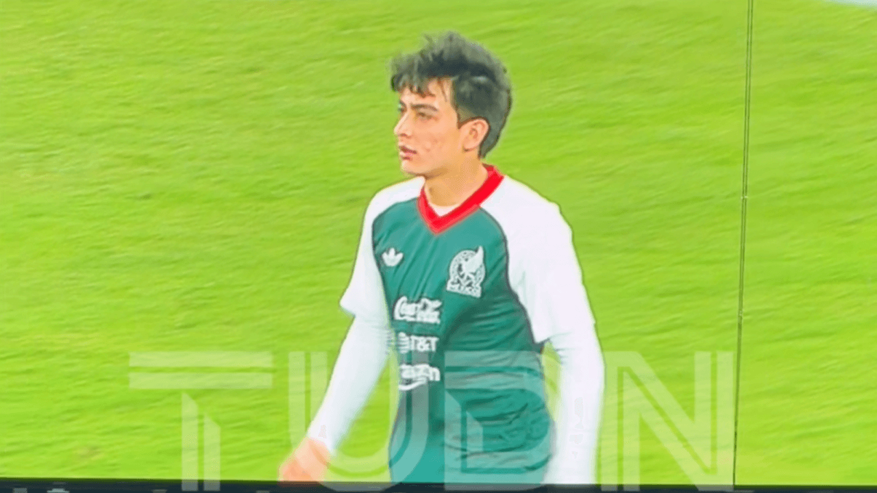 ¡Gilberto Mora es ovacionado en la cancha del M&T Bank Stadium de Baltimore!
