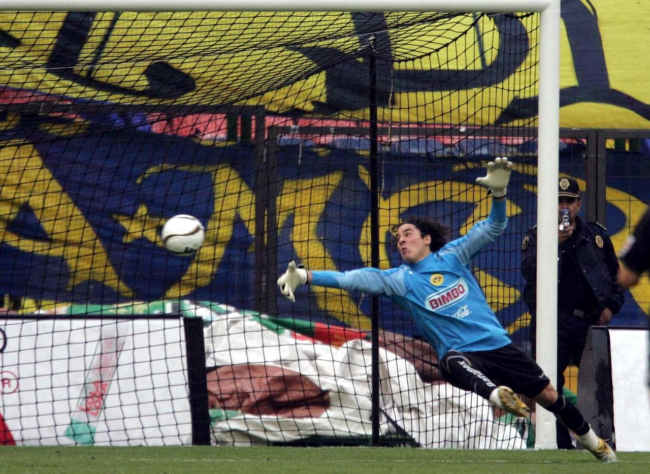 Tigres llegó al Estadio Azteca como la víctima pero sacó una victoria 4-1 sobre el América.
