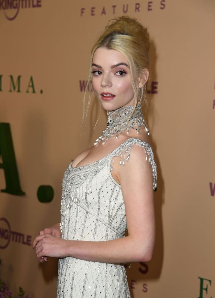 A sus 24 años Anya Taylor se ha convertido en la actriz sensación del momento gracias a su si increíble papel en ‘Gambito de Dama’ que ha arrasado desde su aparición en Netflix.