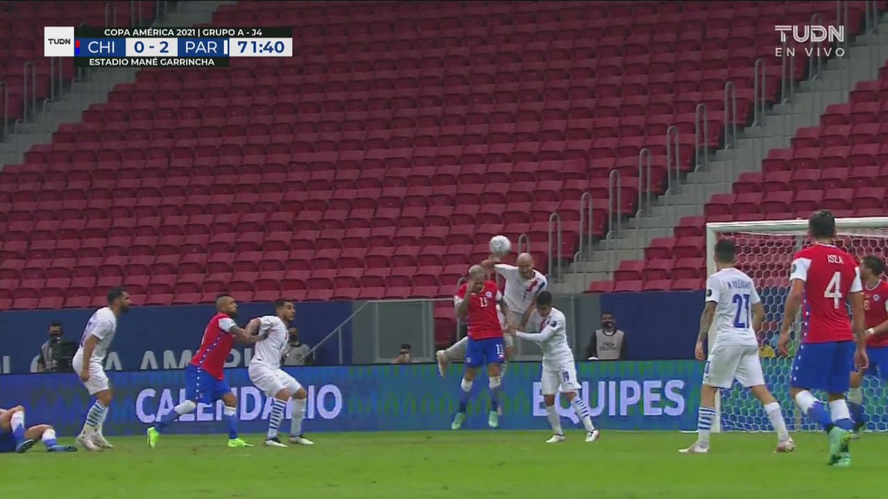 ¡Ahora es Chile! Arturo Vidal pedía con fuerza el penalti a favor