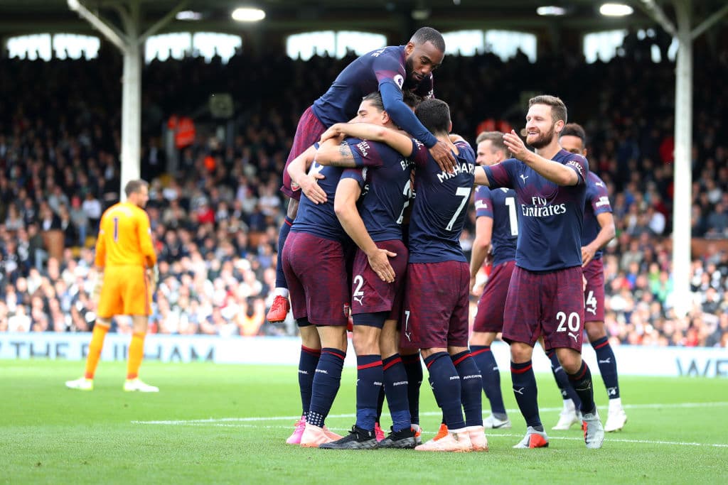 Arsenal goleó 5-1 de visita al Fulham y hora celebra que está en la zona de Champions en la Premier League.