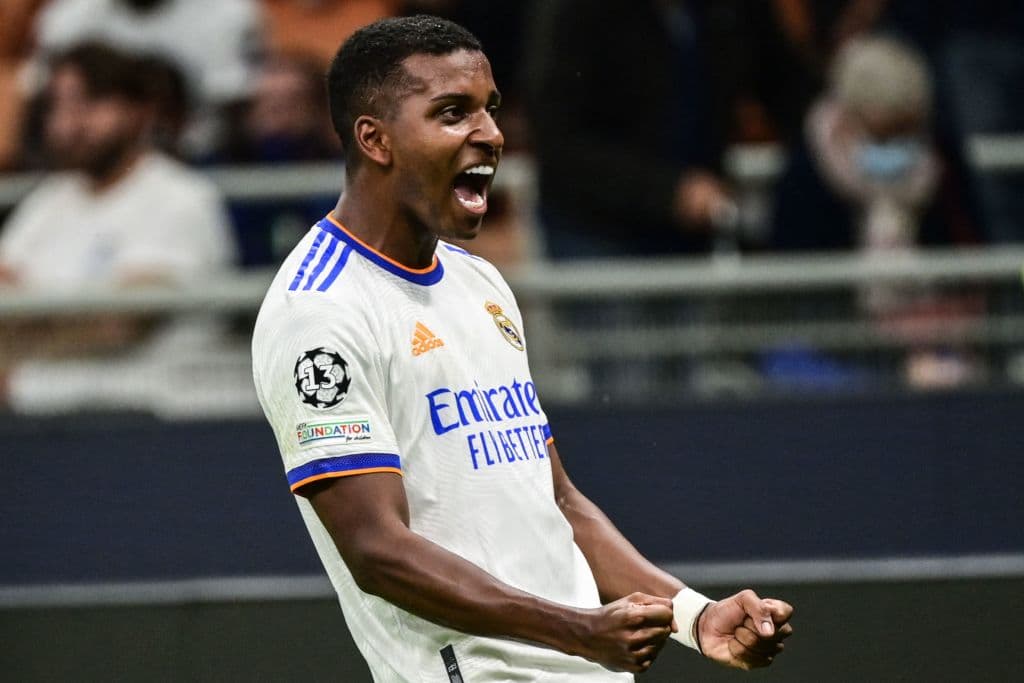 El Real Madrid se impone ante el Internazionale 1-0 en San Siro, durante la primera jornada de la fase de Grupos en la UEFA Champions League. Rodrygo logró salvar la victoria al 89'. Los próximos enfrentamientos serán el Inter contra Shakhtar y el club merengue ante Sheriff el 28 de septiembre.