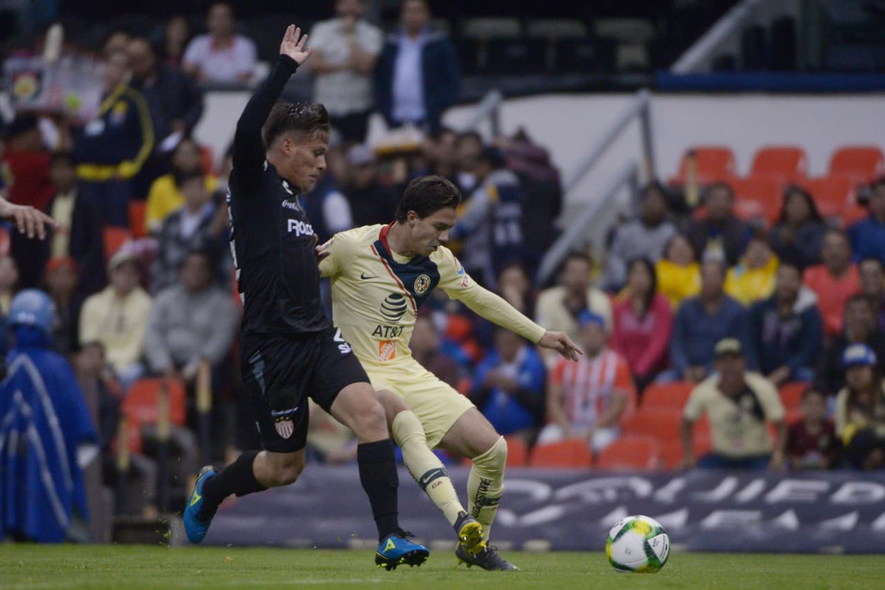 Aunque con el paso de los minutos América no se replegó, por el contrario, jugaba como si no hubiera goles a su favor y se lanzaban a buscar la cabaña rival, para ampliar la ventaja.