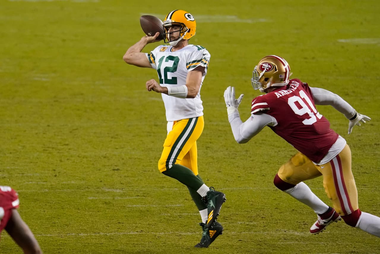 Aaron Rodgers tiene una gran noche y con cuatro pases de anotación sin intercepción, los Green Bay Packers vencen 34-17 a los San Francisco 49'ers.