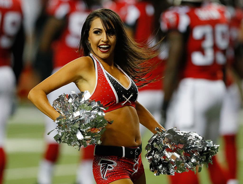 Los Atlanta Falcons tuvieron la ofensiva más explosiva de la NFL esta temporada y lucharan por un pase a la Final de división ante los Seahawks. Gran parte de su éxito se debe al apoyo incondicional que les brindaron sus bellas cheerleaders.