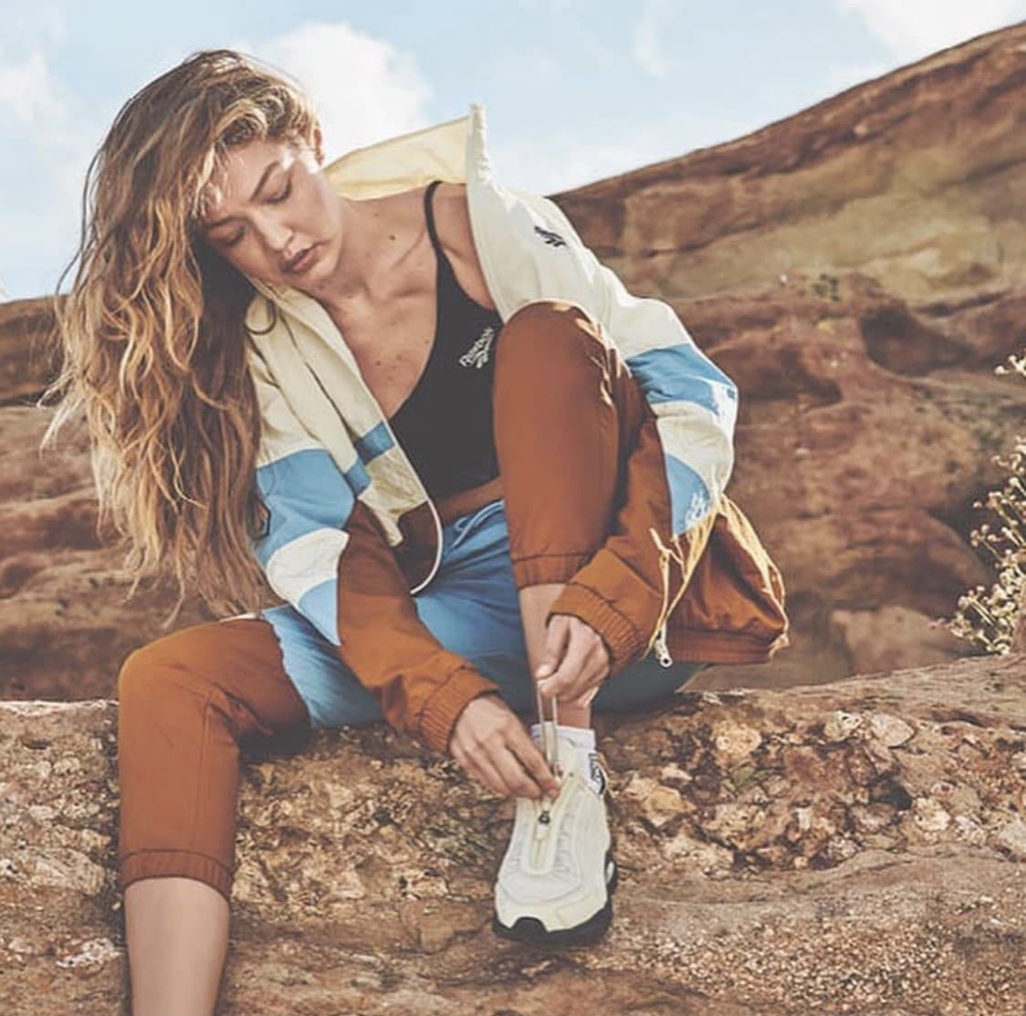 La exitosa modelo, quien tiene una relación con el artista Zayn Malik, ha ido mostrando su atlética transformación luego de haber parido a su primer hijo.