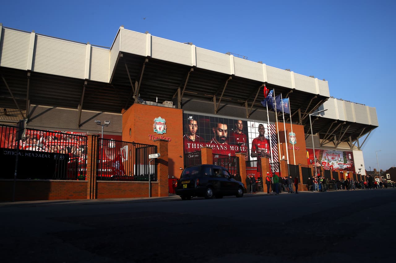 La ida de los Cuartos de Final de la UEFA Champions League inicia este martes entre el Liverpool y Porto, cuyas aficiones se tomaron las calles de la ciudad inglesa para montar un gran ambiente con el anhelo de dar el primer paso hacia el cupo entre los cuatro mejores equipos de esta edición.