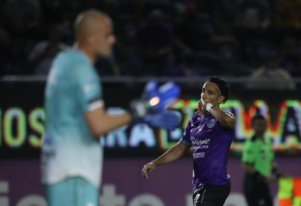 Camilo Sanvezzo (5’) abrió el marcador con un tremendo zurdazo desde fuera del área.