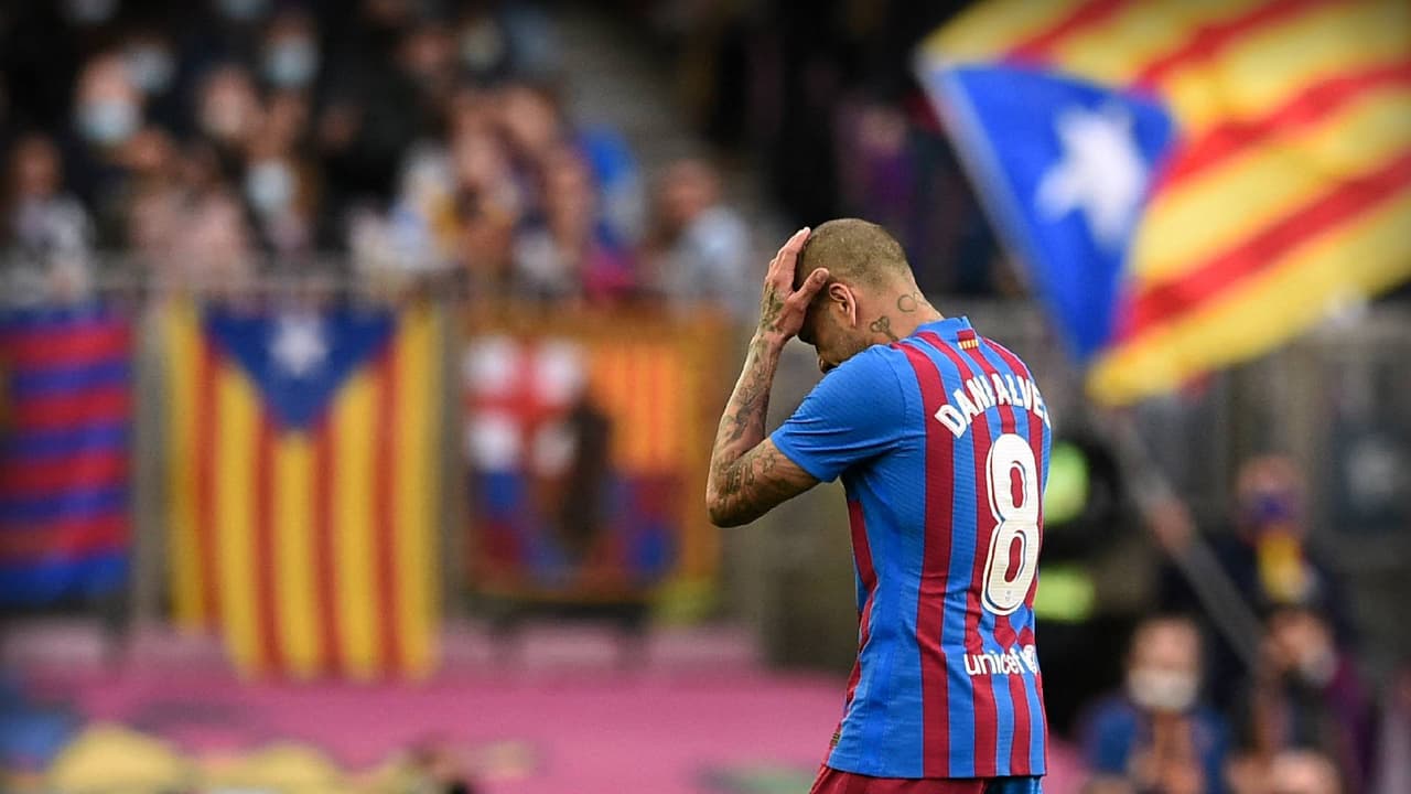 Ratifican sanción de dos juegos a Dani Alves