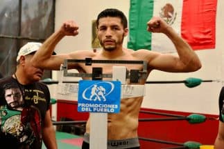 Jhonny González supera pesaje a siete días de pelea contra Gary Russell Jr.