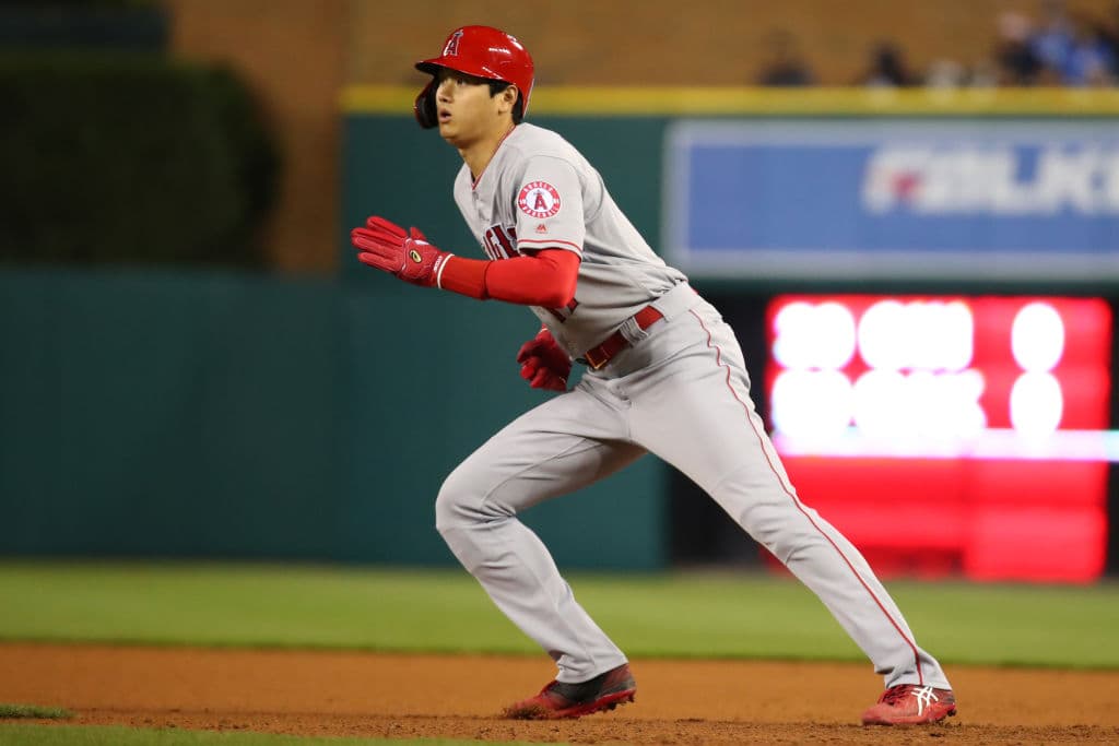 Y en sus oportunidades restantes, se ponchó con una curva, bateó una línea de out a la antesala y trabajó una base por bolas.