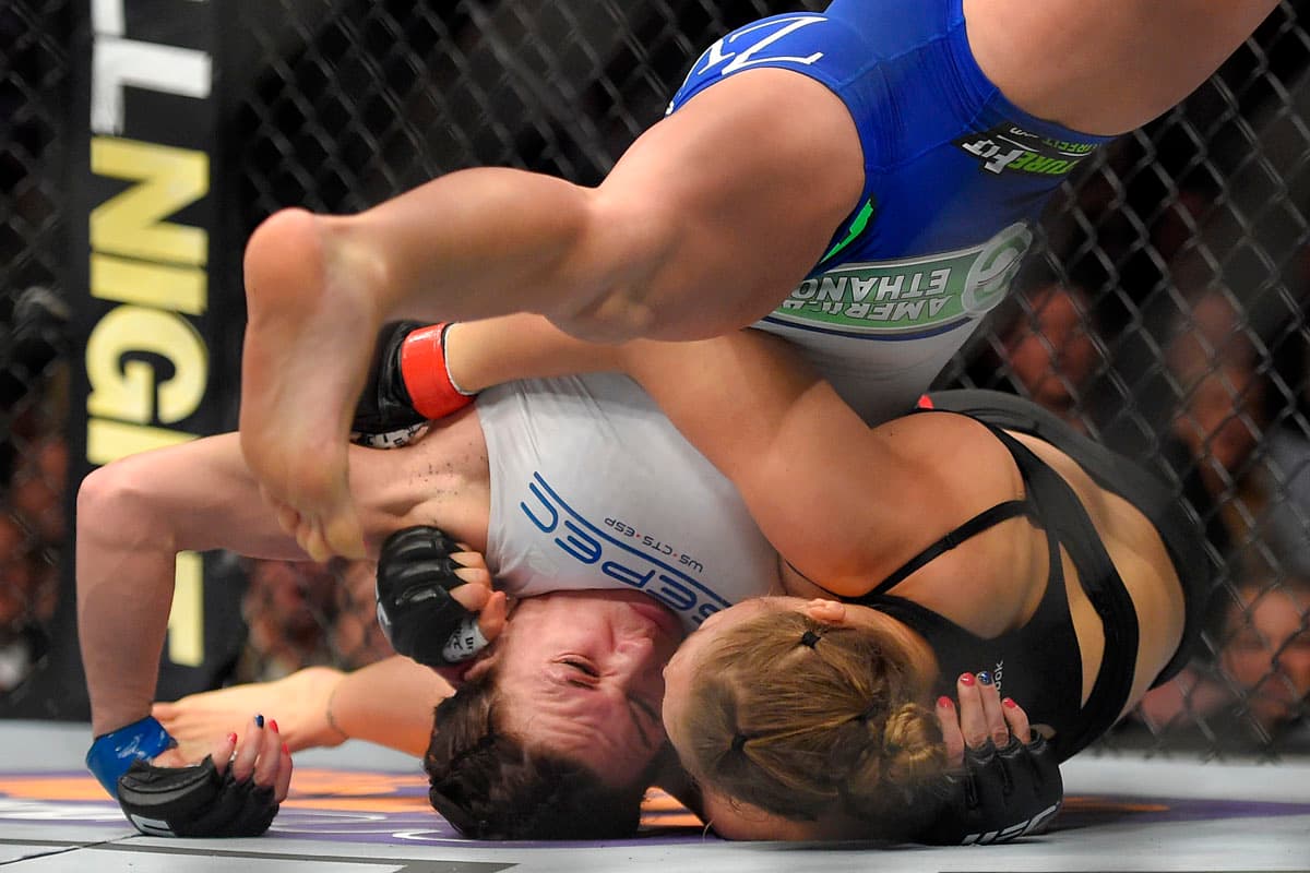 En el evento UFC 184 marcó un precedente pues fue la primera función cuya pelea estelar fue entre mujeres.