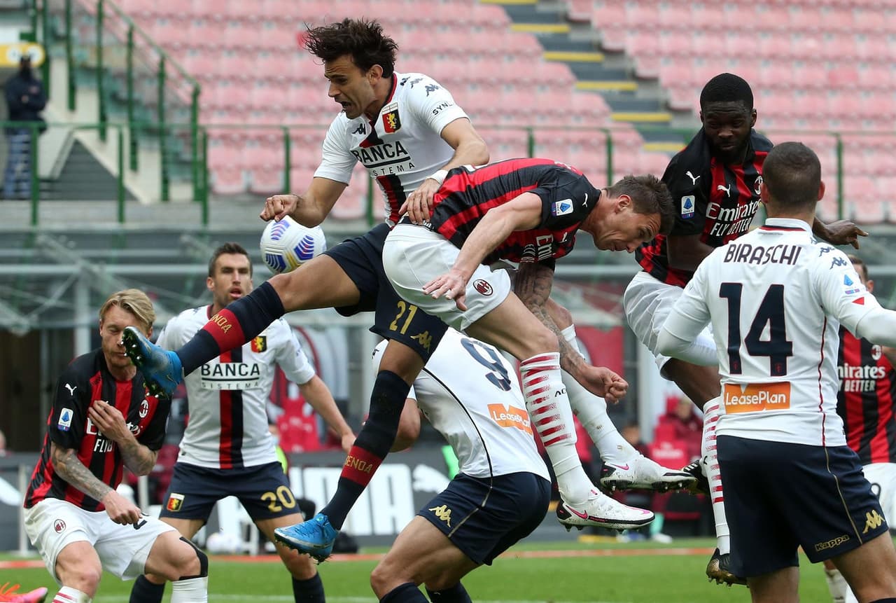 Milan se impone a Genoa 2-1 durante la Jornada 31 en la Serie A. Anté Rebic abrió el marcador para los 'rossoneri' al minuto 13, pero una anotación al minuto 37 de Mattia Diestro igualaba las cosas, pero un autogol de Gianluca Scamacca al 68' le da la victoira a los locales.