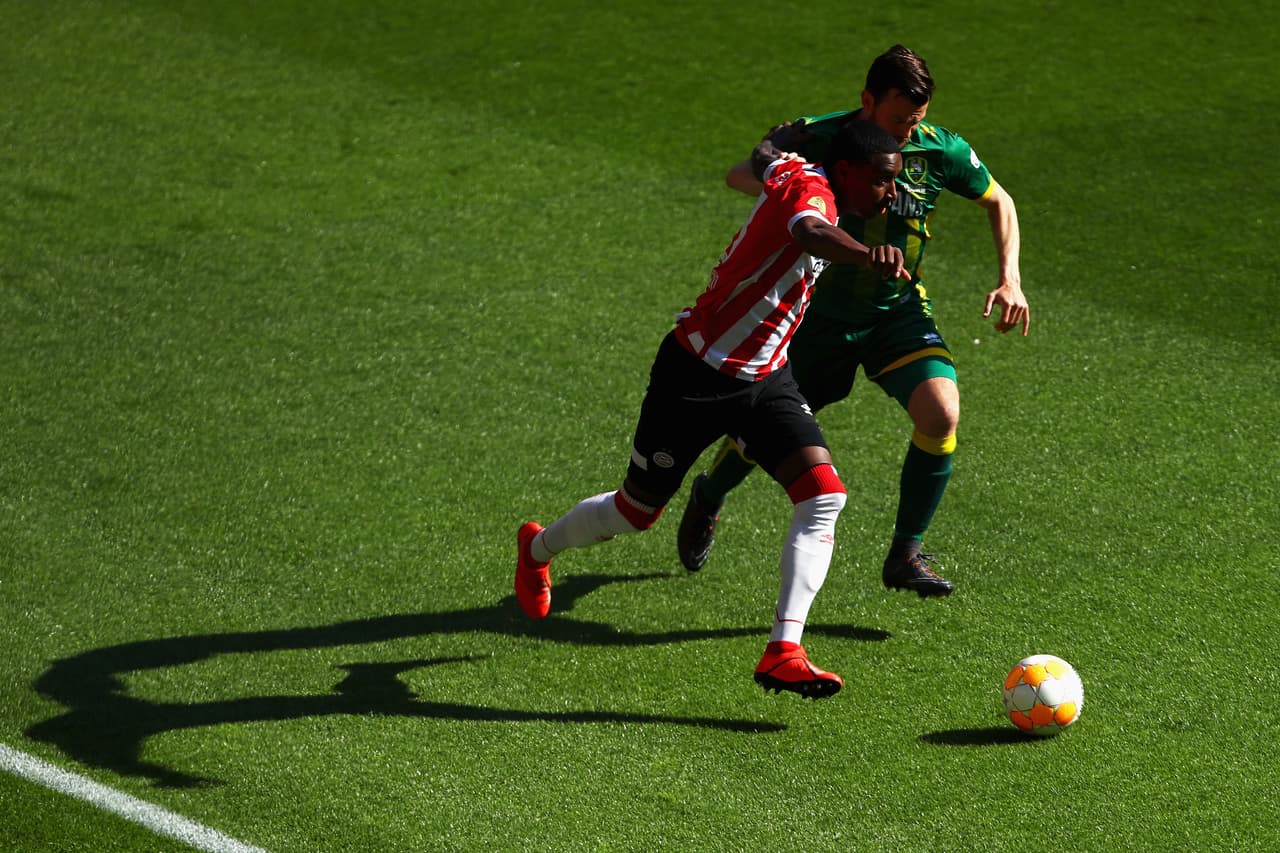El mexicano Hirving Lozano jugó todo el partido en el triunfo 3-1 de PSV Eindhoven contra ADO Den Haag por la Jornada 31 de la Eredivisie, donde iguala en puntos con Ajax pero es segundo por diferencia de gol.