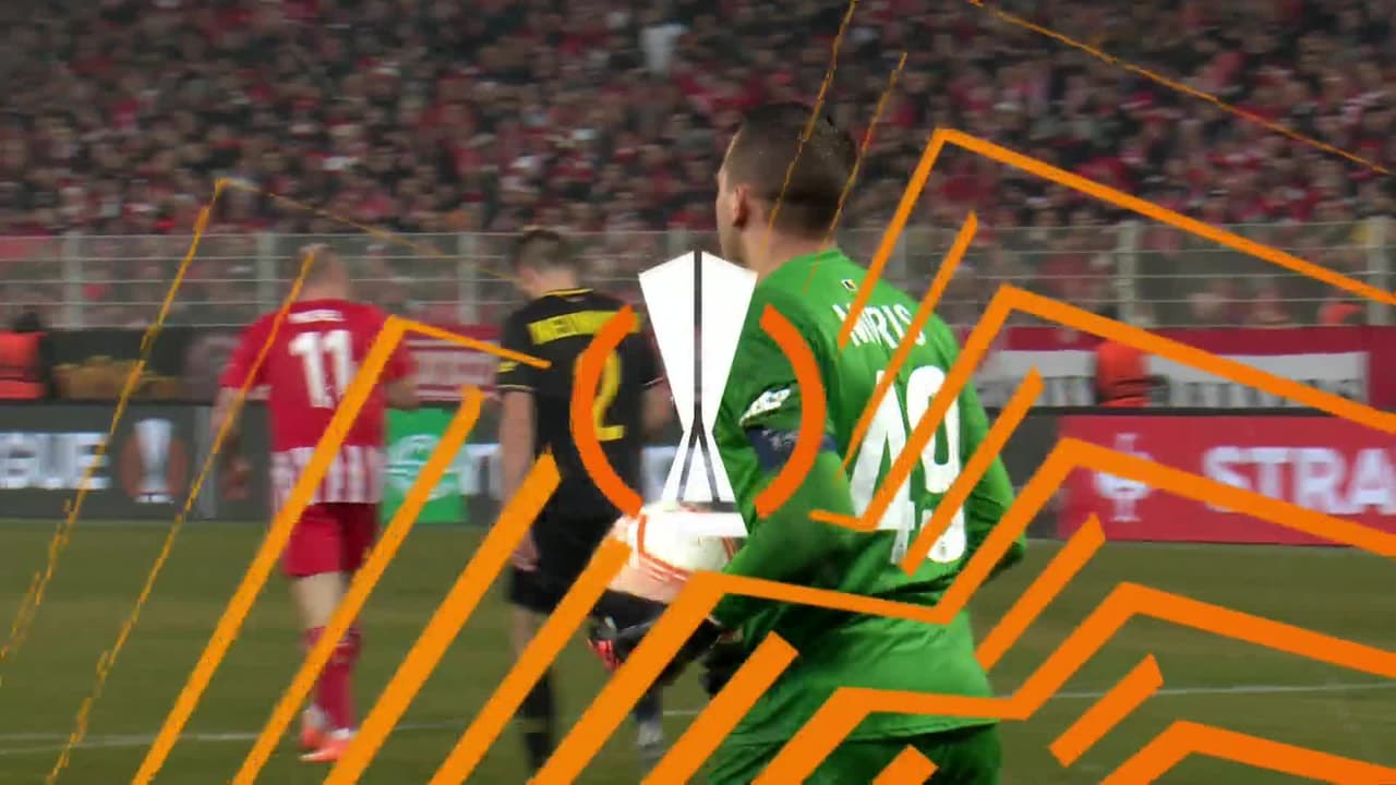 ¡TIRO ATAJADO! disparo por Jamie Leweling.