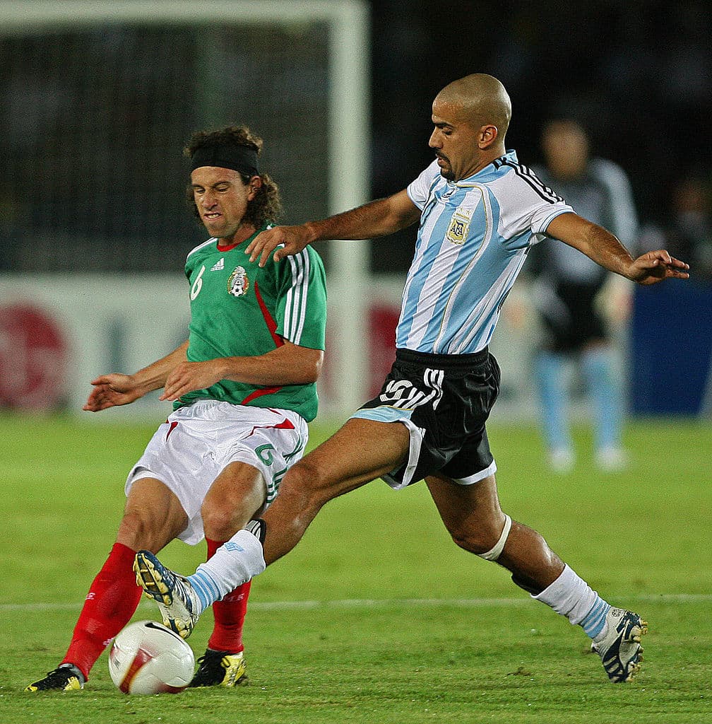Argentina, con un trabuco, enfrentó a México y los eliminó con un 3-0 sin pretextos en la Semifinales.
<br>Aquel conjutno albiceleste tenía en sus filas a jugadores como Gabriel Milito, Javier Zanetti, Javier Mascherano, Juan Román Riquelme, Juan Sebastián Verón y Caros Tévez.