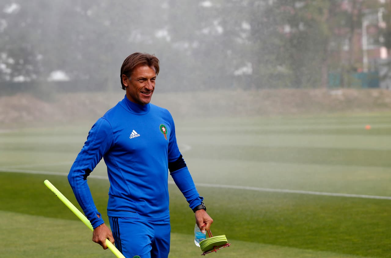 Hervé Renard, entrenador francés de la selección norafricana, luce sonriente pese a que la suerte ya está echada para los 'Leones del Atlas'. Pero por la mente le pasa hacerle una travesura a España.