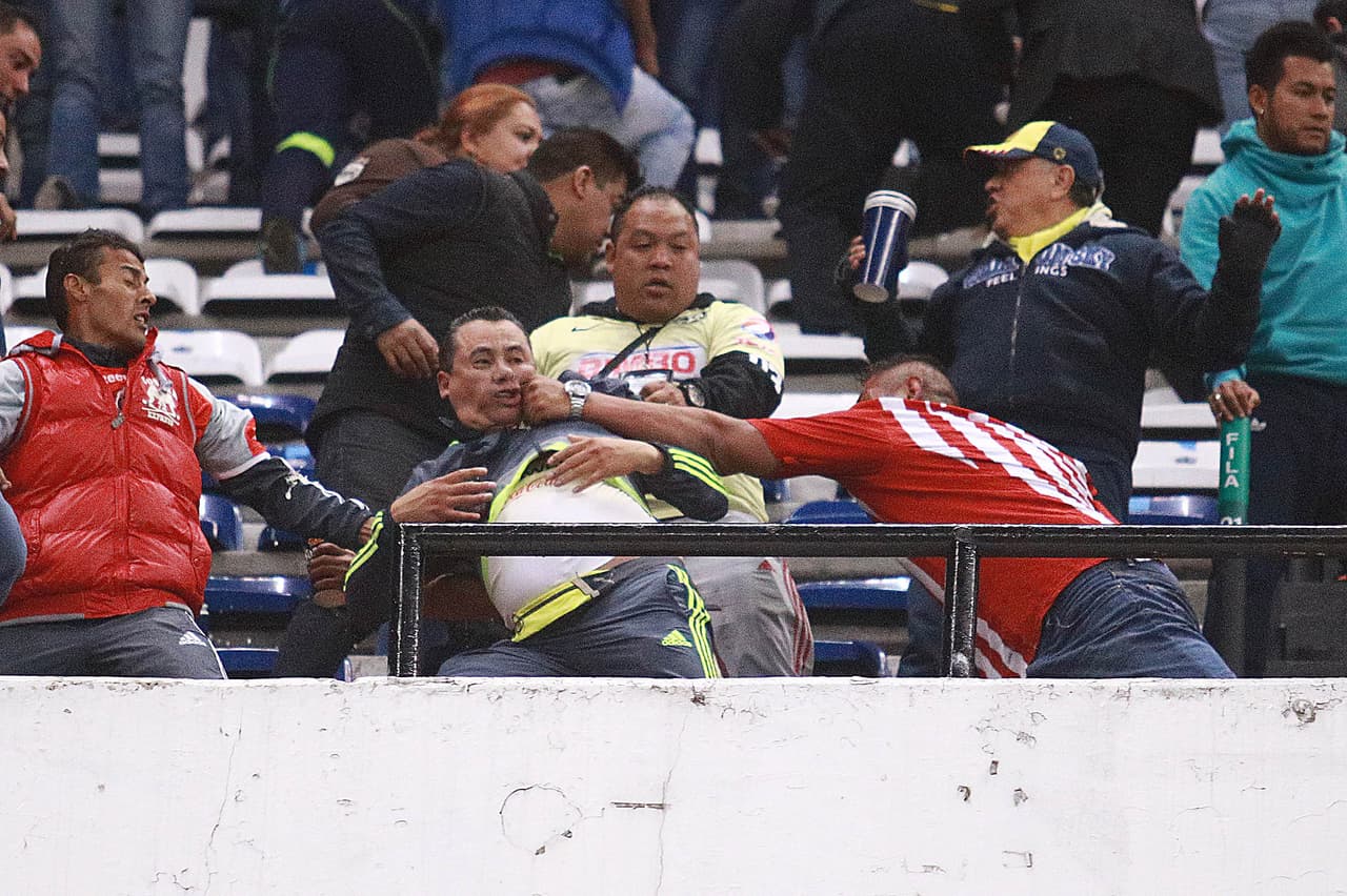 Sin embargo, sobre el final los ánimos se pasaron del límite en las graderías del 'Coloso de Santa Úrsula'.