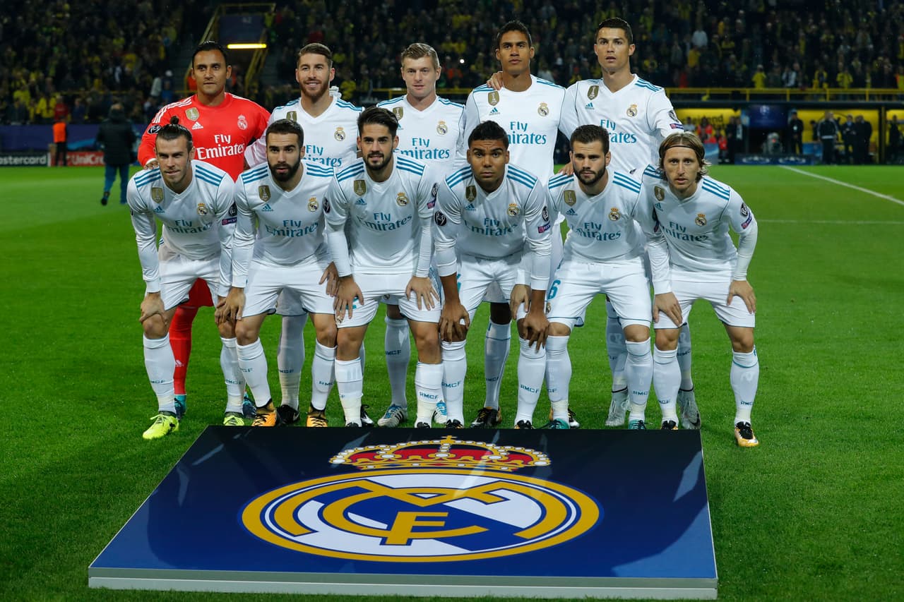 Y este el del Real Madrid: Navas; Carvajal, Ramos, Varane, Nacho; Casemiro; Kroos, Modric; Isco; Ronaldo, Bale.