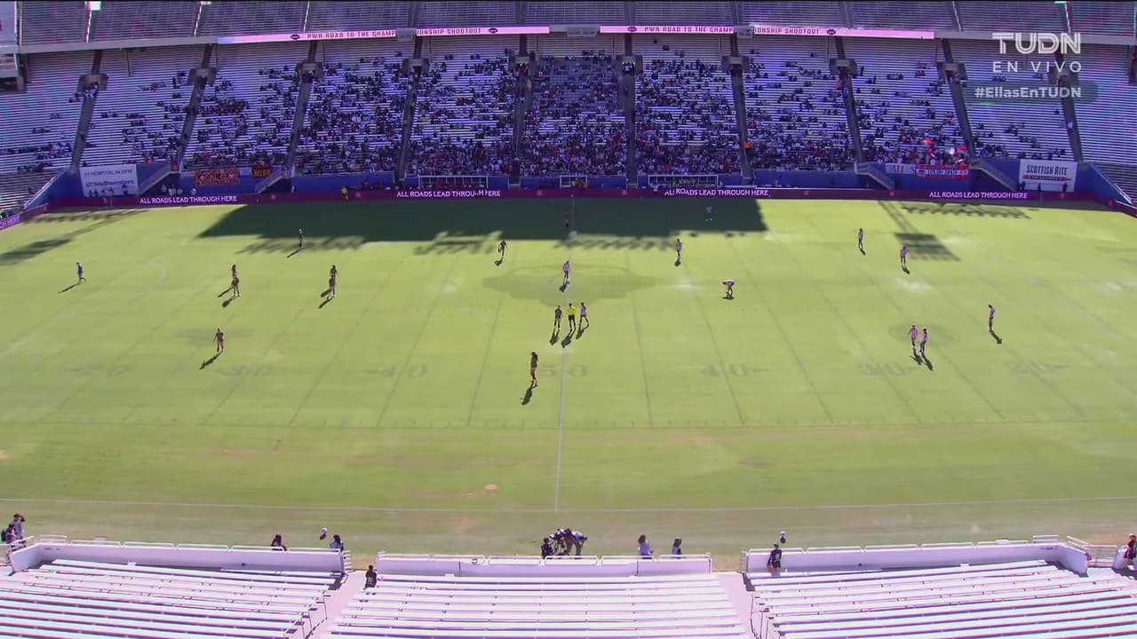 ¡Ya rueda el balón! Dallas Trinity y Chivas Femenil juegan en el Cotton Bowl