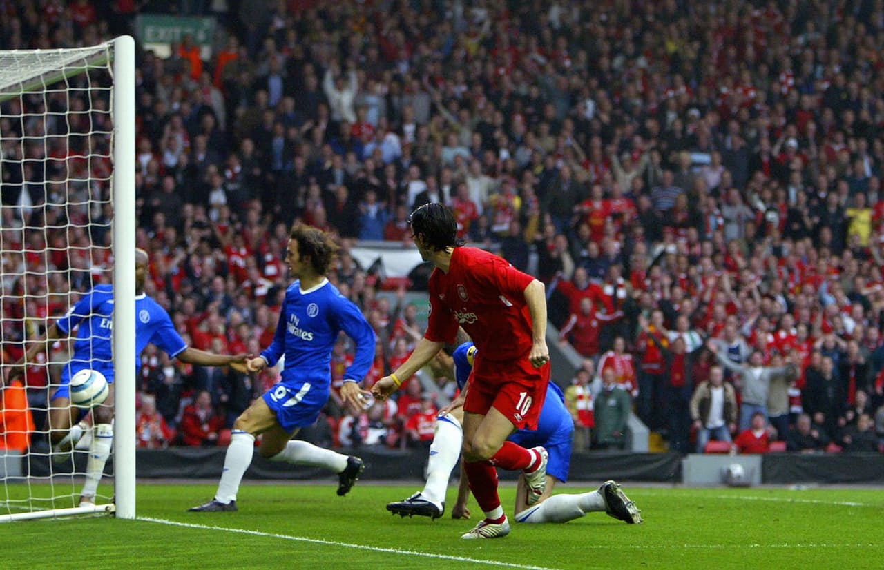 La Champions League también vivió un momento similar, pero con un tanto que fue dado sin que haya entrado, algo que implicó el 1-0 de Liverpool contra Chelsea en 2005.