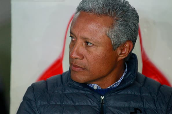 Roberto Hernández volvió a sumar con su escuadra de visita y se mantiene por debajo de media tabla.