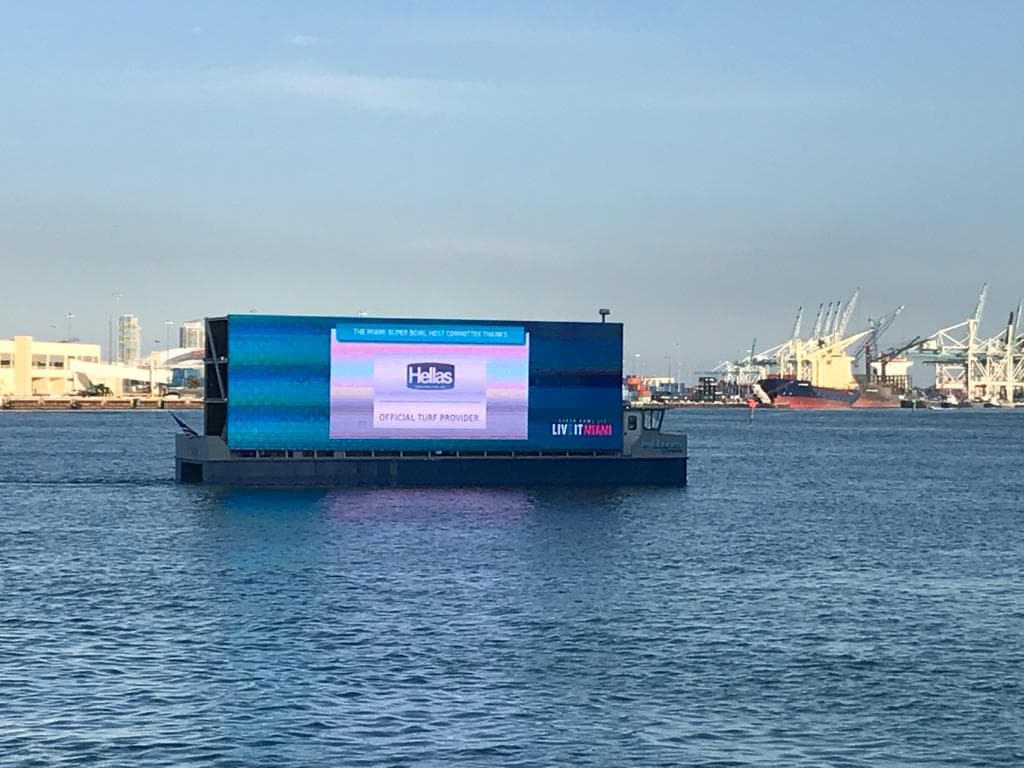 Los aficionados a la NFL pueden disfrutar un espacio para ellos antes del Super Bowl LIV entre San Francisco y Kansas City.