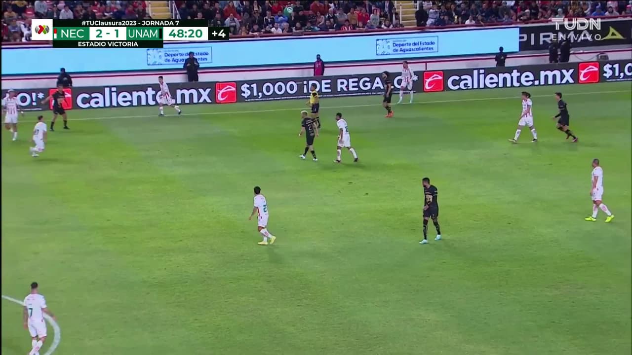 ¡TIRO ATAJADO! disparo por Édgar Méndez.