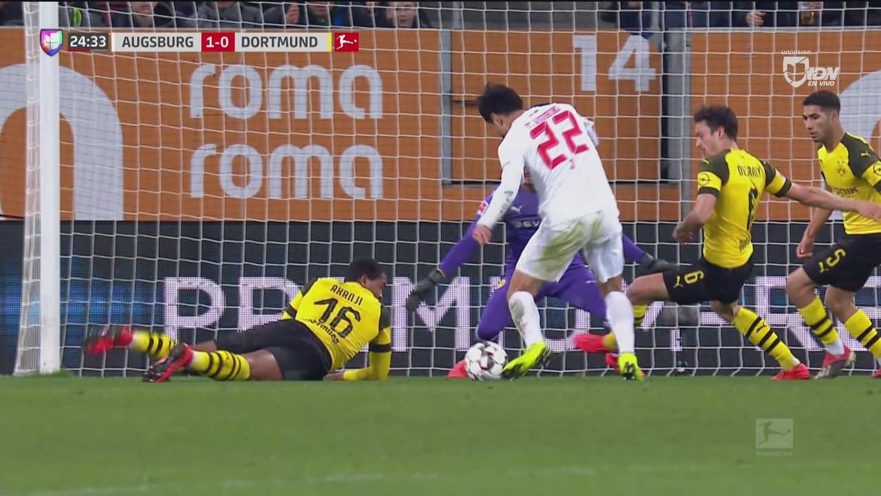 ¡Gooool del Augsburg! Ji Dong-Wong abrió el marcador y puso el 1-0 ante el Dortmund