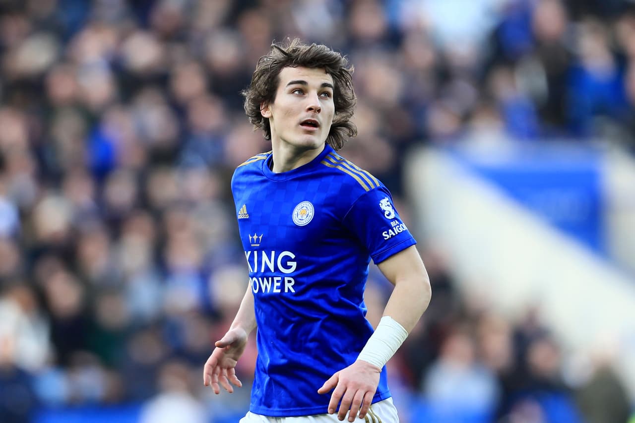 Caglar Soyuncu del Leicester City como defensa.