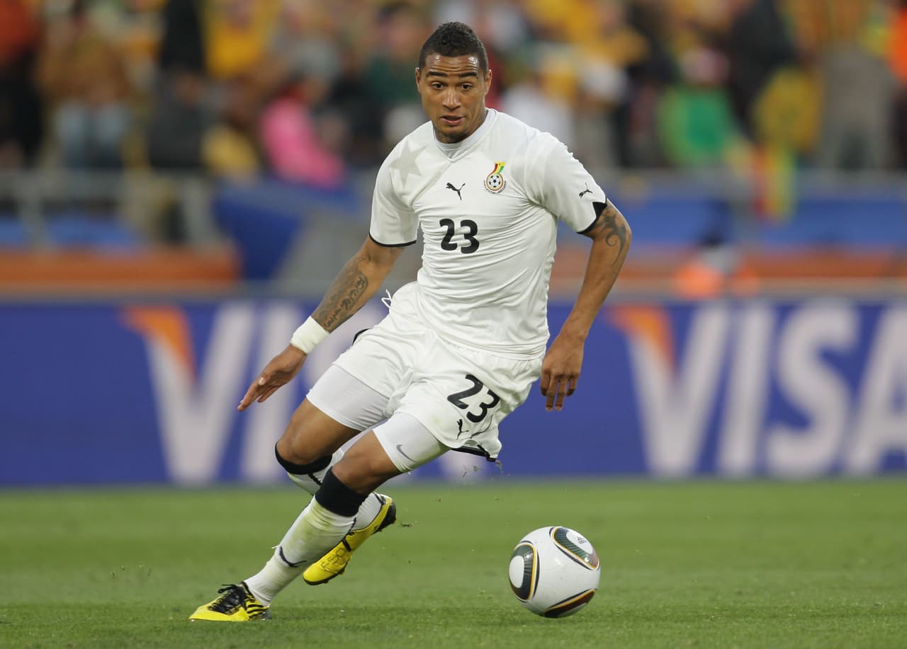 Al ser marginado del combinado nacional Kevin recurrió a la FIFA para defender la playera de Ghana, país del cual tiene la nacionalidad gracias a su padre.