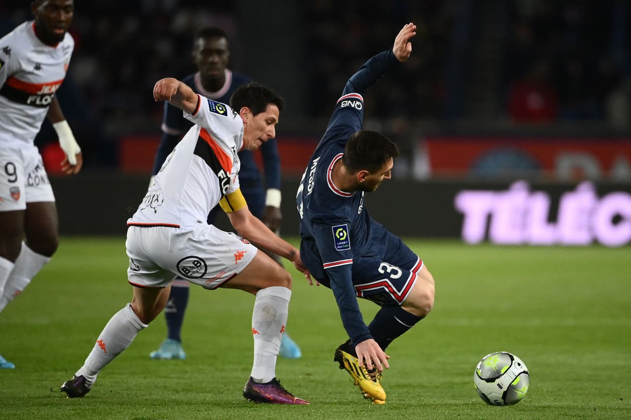 El PSG goleó al Lorient gracias a los dobletes de Neymar y Mbappé, así como otro tanto de Messi.