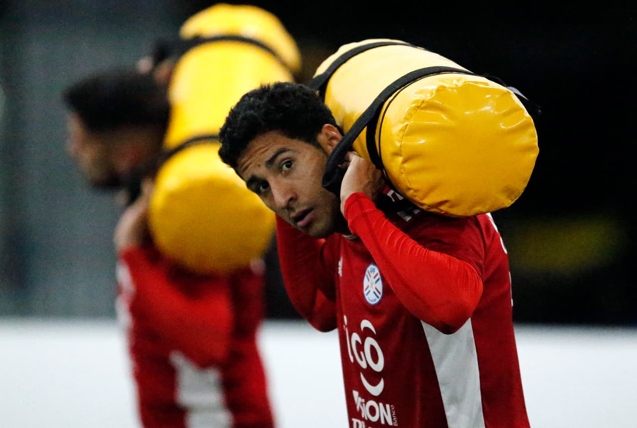 Cecilio Domínguez (Paraguay) - Después de su paso por el América, el delantero guaraní realizó una buena temporada con Independiente en Argentina y suena como el titular en el equipo de Eduardo Berizzo.