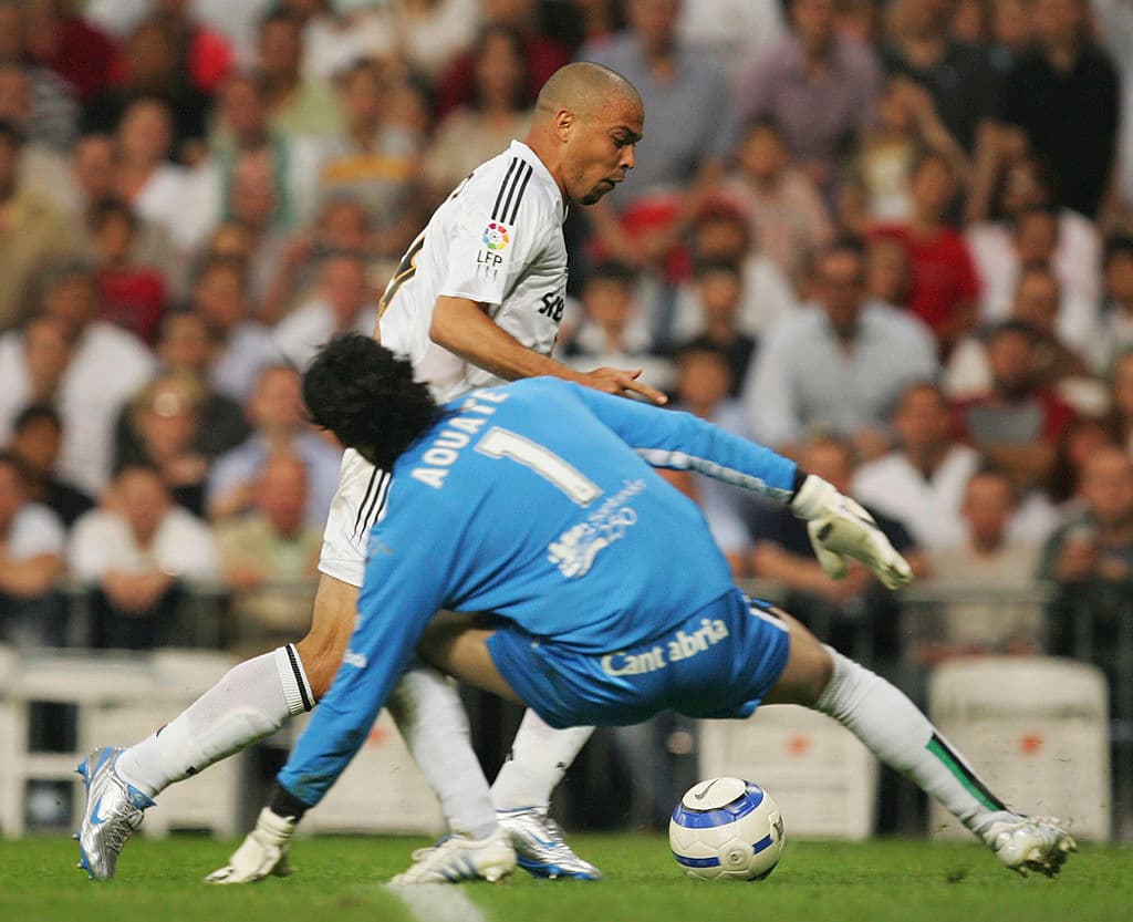 ‘El Fenómeno’ consiguió dos Mundiales con Brasil, además de ganar dos Balones de Oro y convertirse en el jugador más joven de la historia en ganar el Balón de Oro.
<br>
