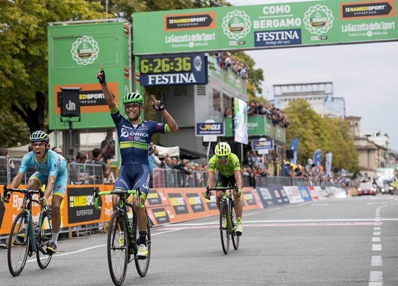 Chaves, primer ciclista no europeo en ganar el Giro de Lombardia en sus 110 años de historia, ganó con un tiempo de 6 horas, 26 minutos y 36 segundos.