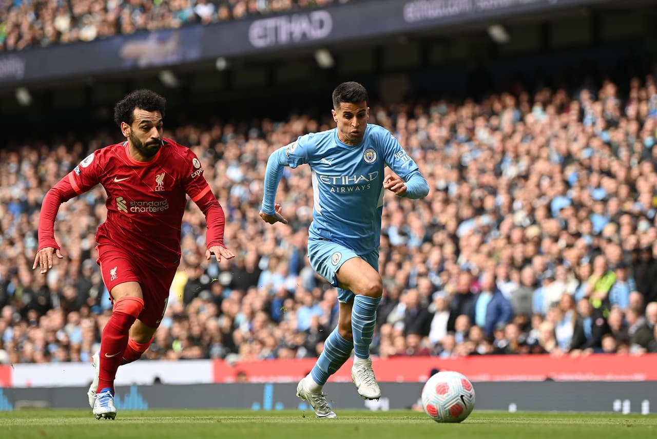 Manchester City y Liverpool dieron un gran partido en Etihad Stadium con un 2-2 final que deja todo igual en la lucha por el título de la Premier League de Inglaterra.