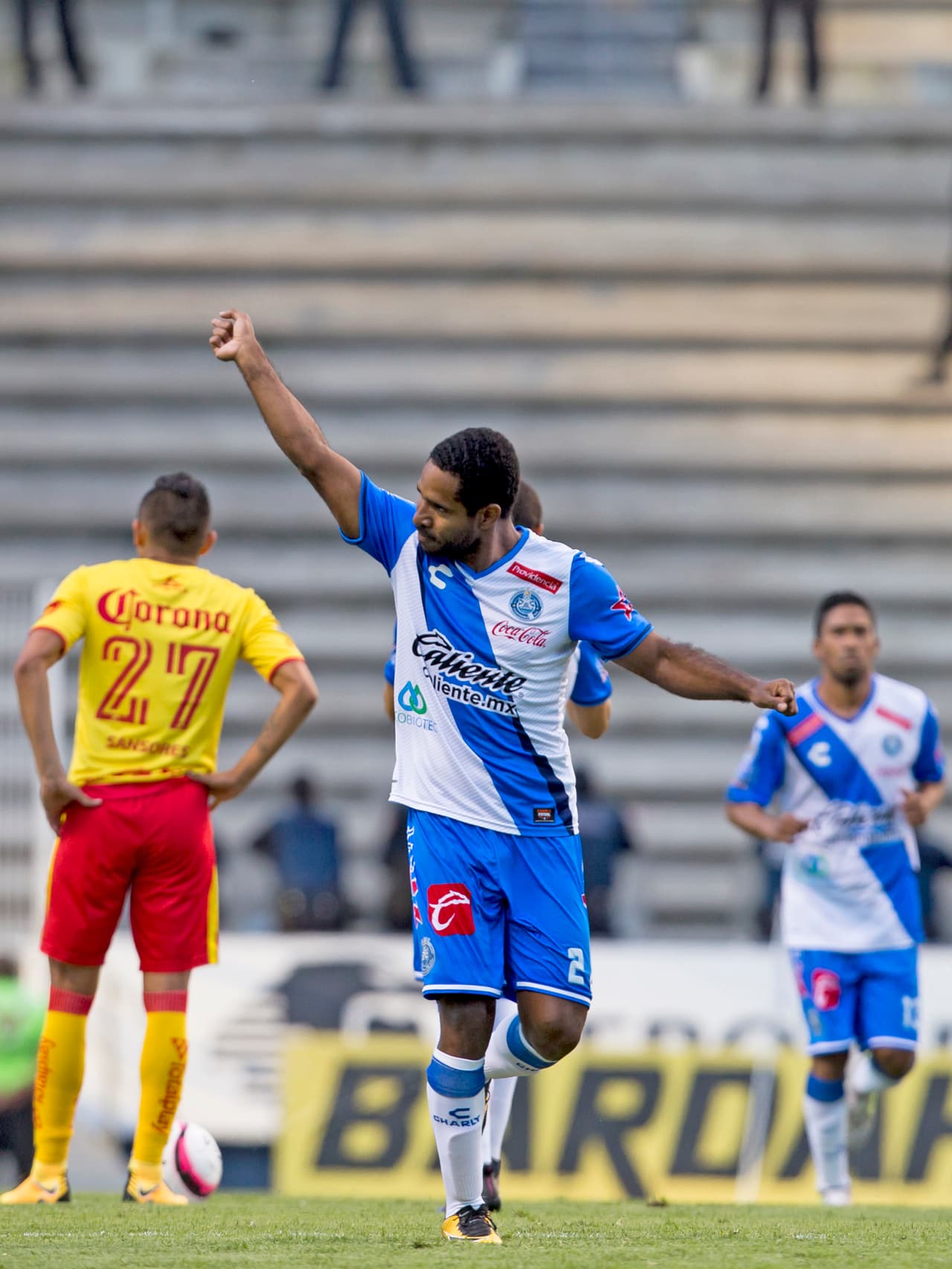 Brayan Angulo también estaría bajo la lupa del América, pensando en un defensa con tendencia ofensiva llegado desde Puebla.
