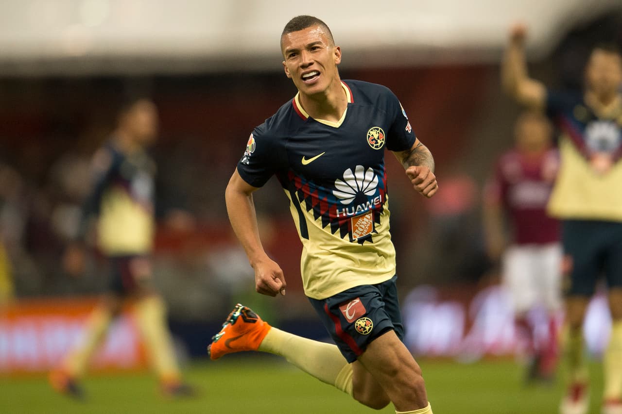 Aunque la alegría del Morelia era mucha, el colombiano Mateus Uribe le devolvió la ventaja a las Águilas pasados tres minutos.