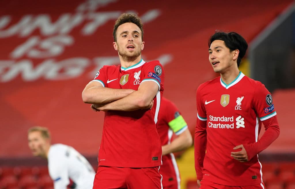 Los campeones de la Champions League se imponen tranquilamente ante el FC Midtjylland 2 goles a cero. El portugués Diogo Jota abre el marcador al minuto 55 y Mohamed Salah sella la victoria al minuto 93 ante los daneses en la segunda fecha de la Champions League.